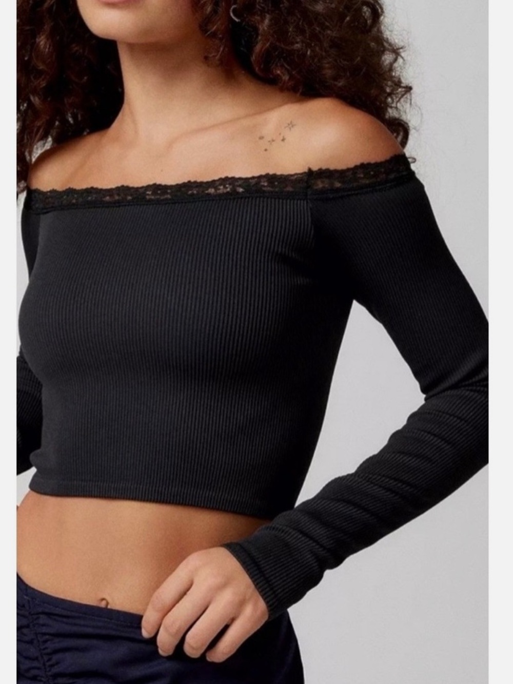Urban Outfitters Out From Under Lace Trim Long Sleeve Shirt Women’s Medium/Large